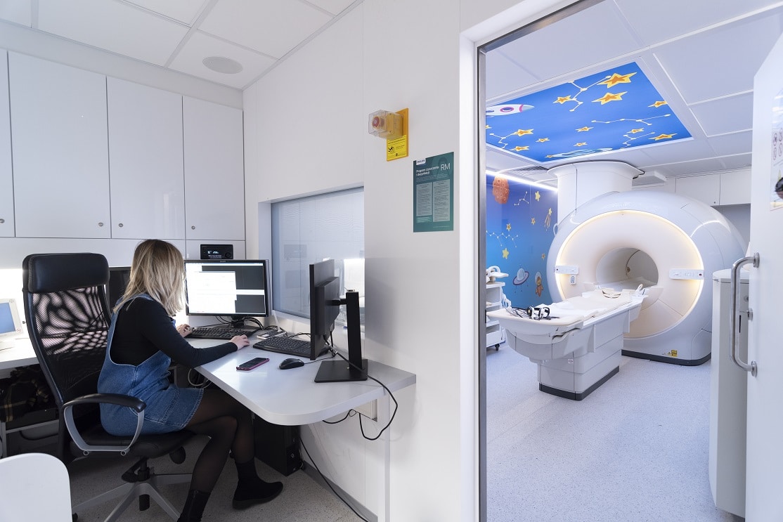 JMP 4 (1) View of a MRI modular from the inside